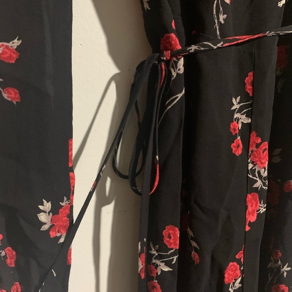 Reformation Nicole Floral Black Wrap Midi Dress Size: XS - Picture 7 of 9